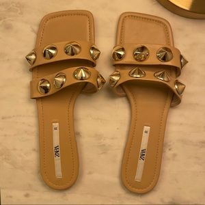 Zara Gold Studded Sandal 39 (9)